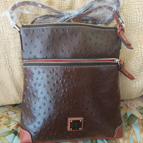 NWT Dooney and Bourke Ostrich Shoulder bad with dust bag - Picture 4 of 5